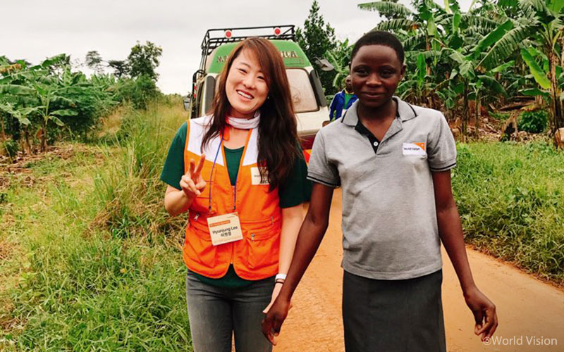 201709_story_visitUganda_05