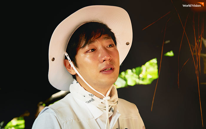 옹기종기 서로를 껴안고 살아가는 가족애가 라이샤가 견뎌온 힘인 것 같아요