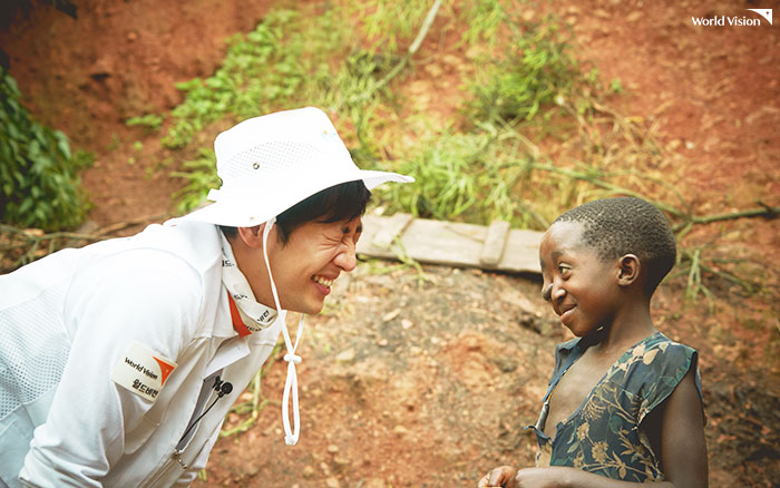 어떠한 보호와 기회조차 없이 한쪽 눈으로 세상을 마주했던 어린 라이샤에게 우린 어떤 말을 해줄 수 있을까요?