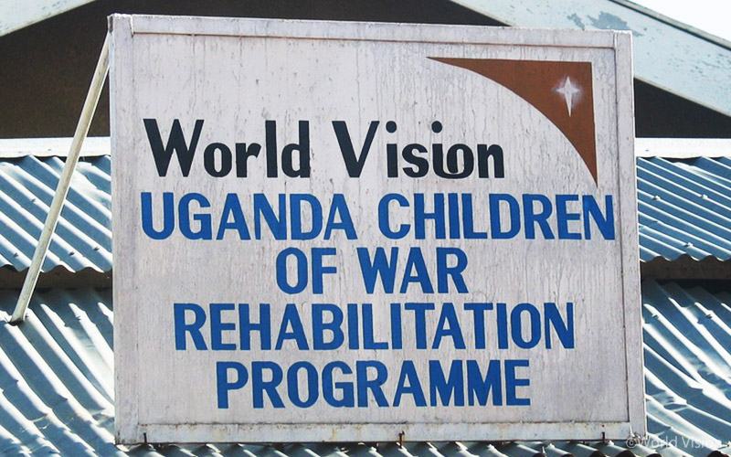 사이먼과 제니퍼가 도망쳐 도착한 곳, 월드비전 소년병 재활센터