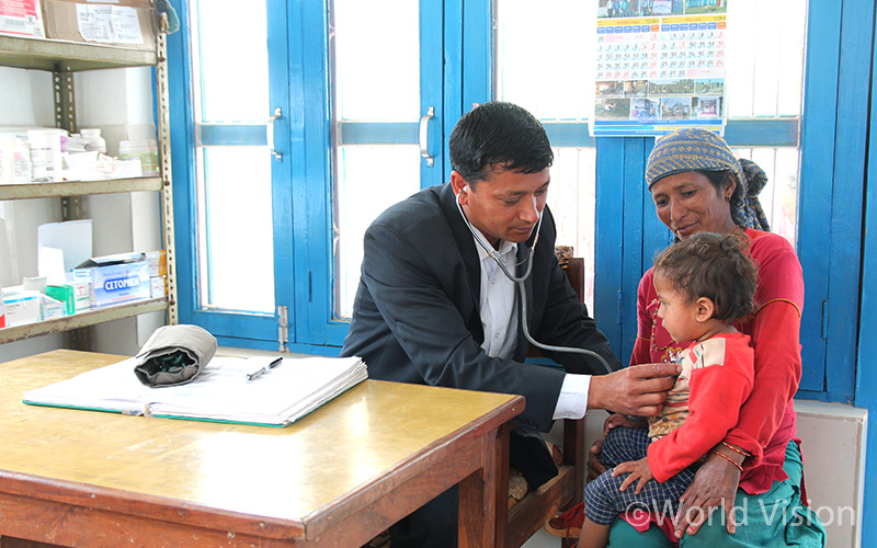 지진 진앙지 고르카에 사는 비나와 아쉭