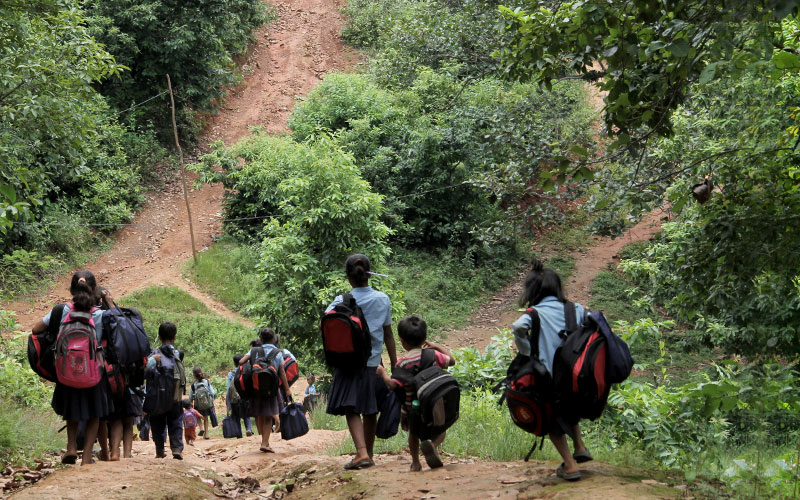 월드비전의 네팔 아동보호활동은 이런 고민에서 시작되었습니다.