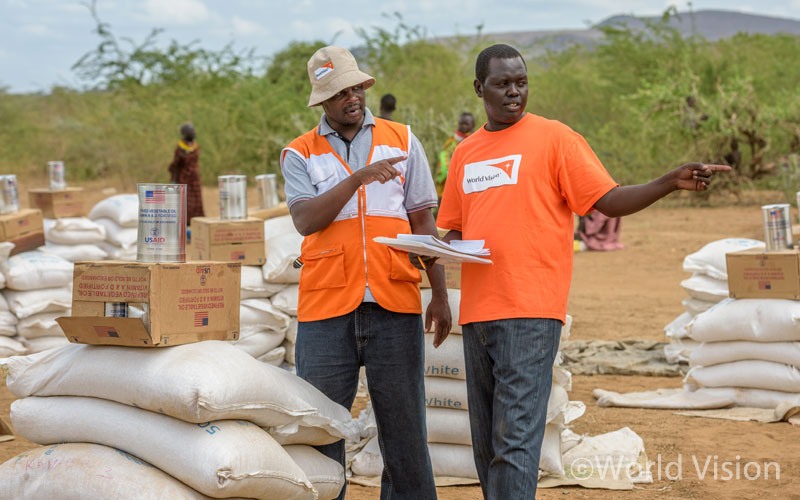 구호활동을 하는 월드비전