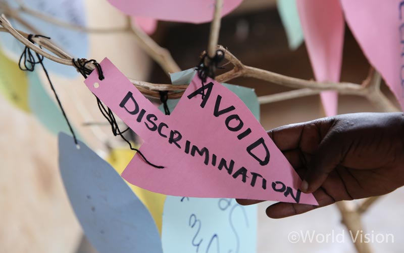 아이들이 생각하는 평화는 서로 다름을 인정하고 차별하지 않는 것이다.