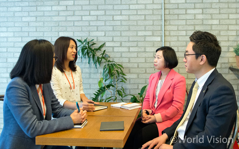 과연, 어떤 이야기가 오고 갔을까요?