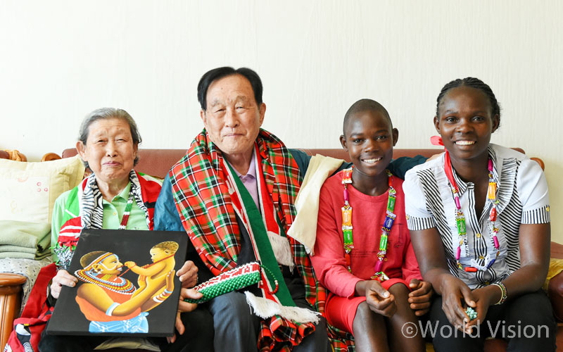 고봉서 후원자, 조봉녀 할머니, 수잔, 수잔의 엄마