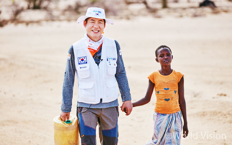 우리의 작은 희망이 모여 절망의 땅이 채워지는 기적을 진심으로 소망합니다.