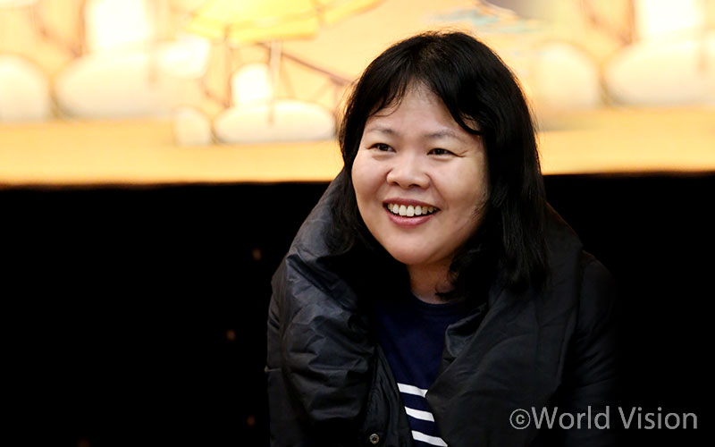 일본에서 온 주일이 어머니. 한국적응과 동시에 아이들을 키우며 겪는 고민들을 해결해가고 있다.