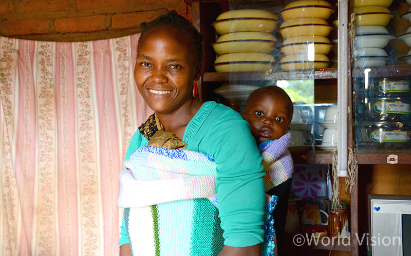 월드비전으로부터 담요를 제공받은 것을 감사하게 생각합니다