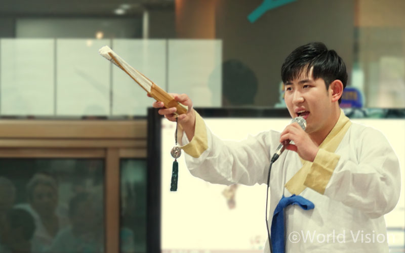 자신만의 것들을 마음껏 세상에 펼칠 수 있는 그날을 기대해 본다