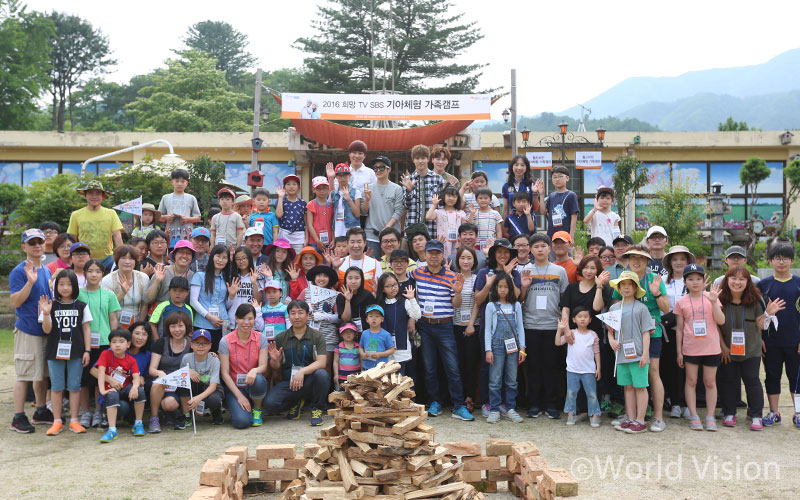 얘들아, 엄마아빠 마음 좀 알아주겠니, 응? 엄마아빠 믿어도 되지?
