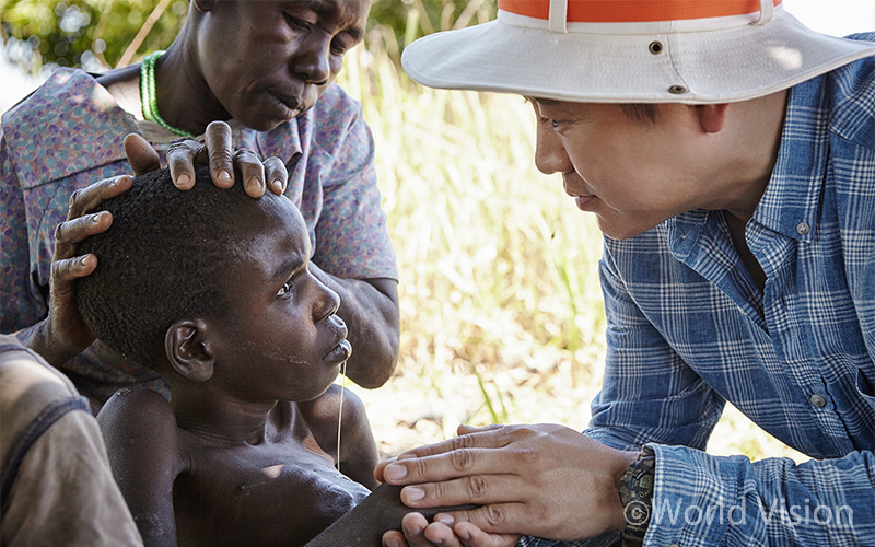 아이의 아픔을 그저 지켜볼 수밖에 없는 엄마의 찢어지는 마음이 한 아이의 아빠로서 너무 느껴져서
