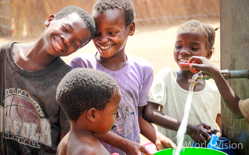 드디어 계산이 끝났습니다. 저도 물 좀 마시고 와야겠어요.