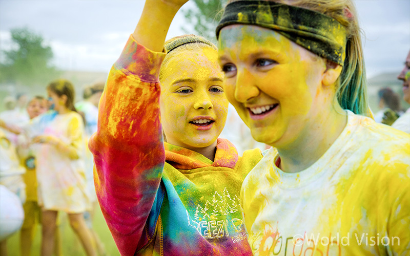 전달된 가축은 해당 가정의 소득증대에 큰 도움이 되죠. 음식을 해먹거나 개체 수를 늘려가며 경제적 자립을 향해 나아갑니다.